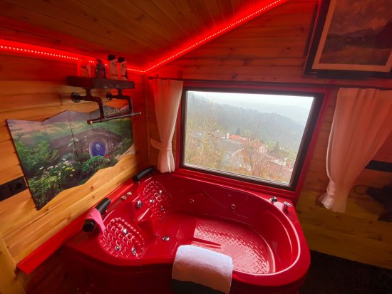 Kırmızı Hobbit Evi