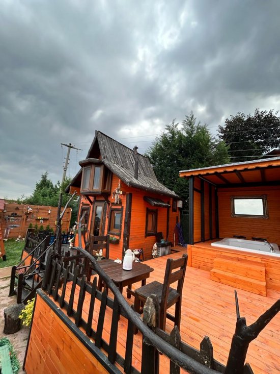 Turuncu Hobbit Evi
